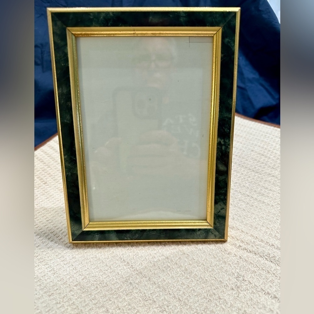 Green and Gold 6x8 Photo Frame with 5x7 photo opening wall hanging or tabletop